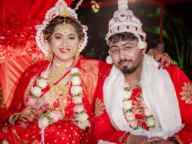 Dr. Amrita Bhattacharyya and Prokarso Chattopadhyay's wedding in Kolkata, West Bengal 211