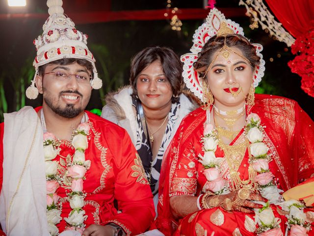 Dr. Amrita Bhattacharyya and Prokarso Chattopadhyay's wedding in Kolkata, West Bengal 215