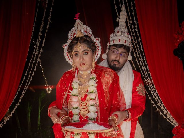 Dr. Amrita Bhattacharyya and Prokarso Chattopadhyay's wedding in Kolkata, West Bengal 222