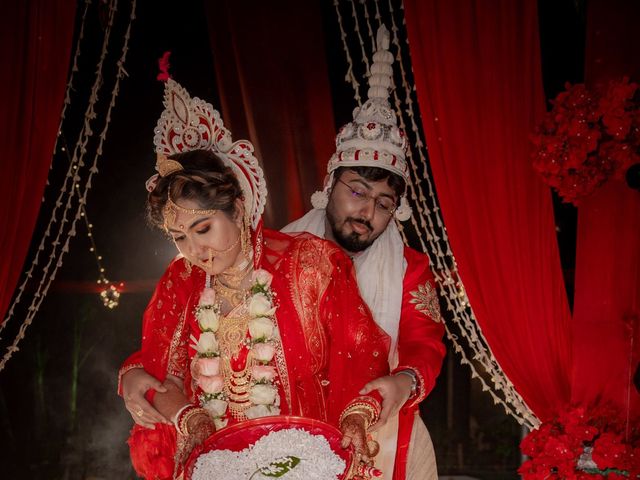 Dr. Amrita Bhattacharyya and Prokarso Chattopadhyay's wedding in Kolkata, West Bengal 223