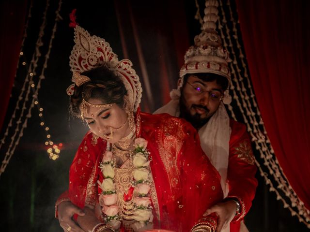Dr. Amrita Bhattacharyya and Prokarso Chattopadhyay's wedding in Kolkata, West Bengal 224