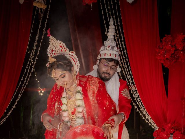 Dr. Amrita Bhattacharyya and Prokarso Chattopadhyay's wedding in Kolkata, West Bengal 226