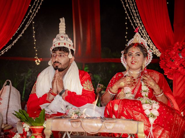 Dr. Amrita Bhattacharyya and Prokarso Chattopadhyay's wedding in Kolkata, West Bengal 232