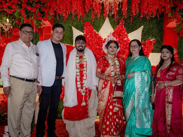 Dr. Amrita Bhattacharyya and Prokarso Chattopadhyay's wedding in Kolkata, West Bengal 241