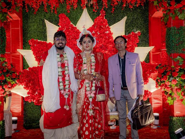 Dr. Amrita Bhattacharyya and Prokarso Chattopadhyay's wedding in Kolkata, West Bengal 242