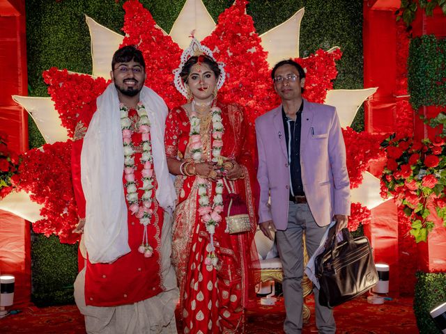 Dr. Amrita Bhattacharyya and Prokarso Chattopadhyay's wedding in Kolkata, West Bengal 243