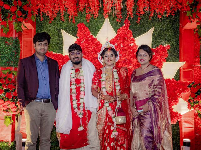 Dr. Amrita Bhattacharyya and Prokarso Chattopadhyay's wedding in Kolkata, West Bengal 245