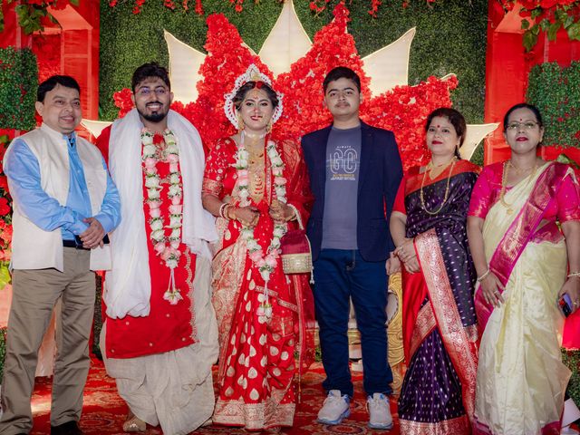 Dr. Amrita Bhattacharyya and Prokarso Chattopadhyay's wedding in Kolkata, West Bengal 250