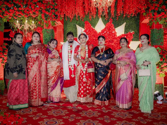 Dr. Amrita Bhattacharyya and Prokarso Chattopadhyay's wedding in Kolkata, West Bengal 254