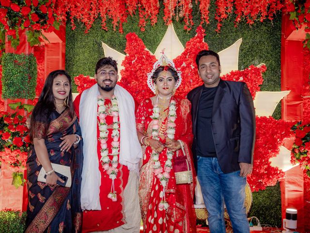 Dr. Amrita Bhattacharyya and Prokarso Chattopadhyay's wedding in Kolkata, West Bengal 258