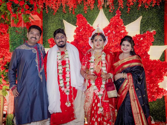 Dr. Amrita Bhattacharyya and Prokarso Chattopadhyay's wedding in Kolkata, West Bengal 260