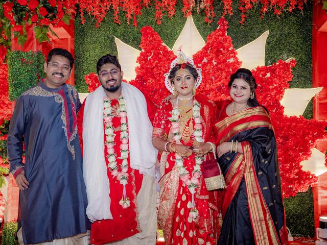 Dr. Amrita Bhattacharyya and Prokarso Chattopadhyay's wedding in Kolkata, West Bengal 261