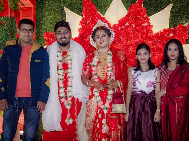 Dr. Amrita Bhattacharyya and Prokarso Chattopadhyay's wedding in Kolkata, West Bengal 265