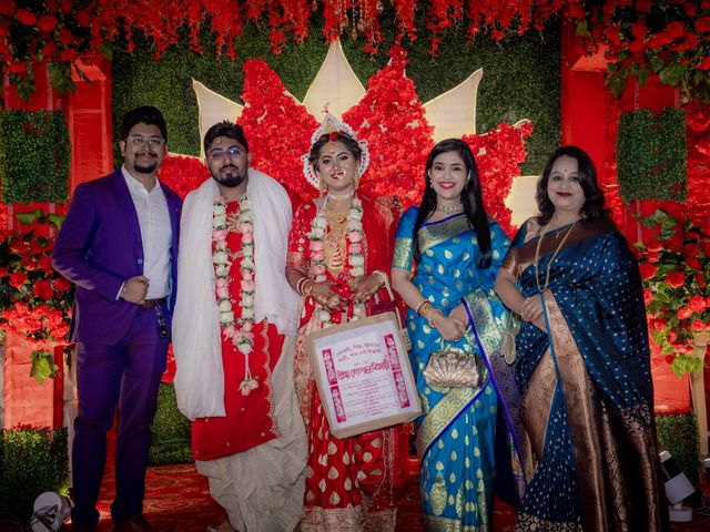 Dr. Amrita Bhattacharyya and Prokarso Chattopadhyay's wedding in Kolkata, West Bengal 268