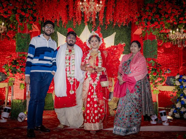 Dr. Amrita Bhattacharyya and Prokarso Chattopadhyay's wedding in Kolkata, West Bengal 270