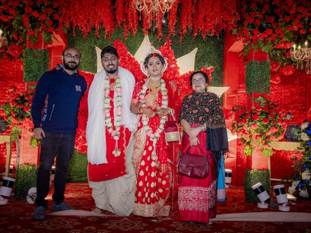 Dr. Amrita Bhattacharyya and Prokarso Chattopadhyay's wedding in Kolkata, West Bengal 272