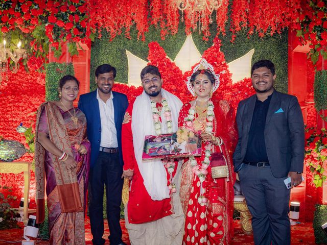 Dr. Amrita Bhattacharyya and Prokarso Chattopadhyay's wedding in Kolkata, West Bengal 275