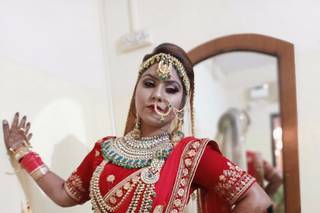 Mishka's Freelance Makeup And Mahendi Artist - 10