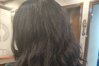 Looks Salon, Defence Colony - 1