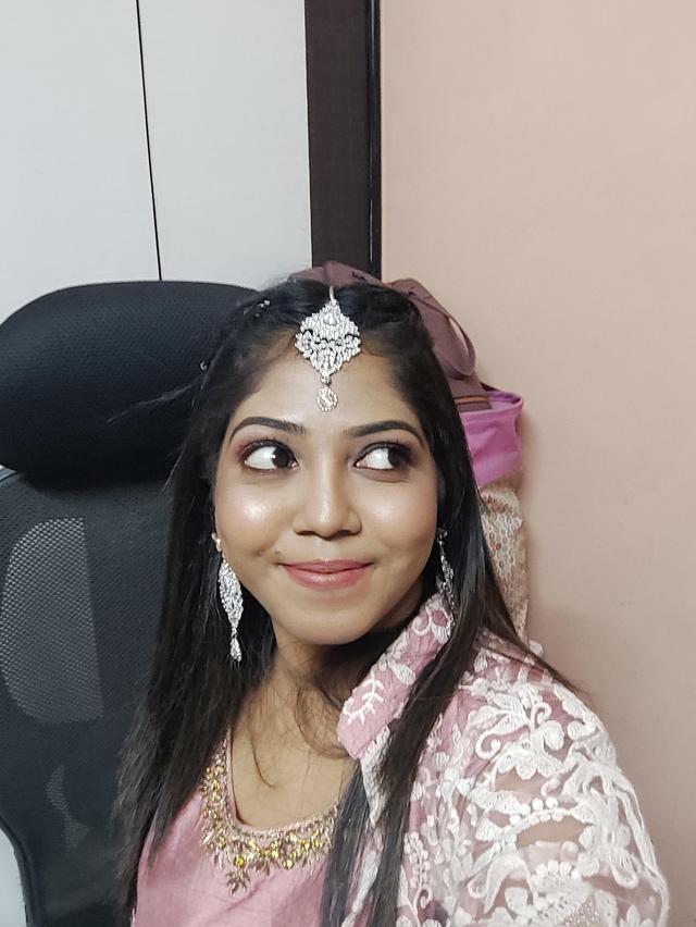Nilofer Makeup Artist - 3