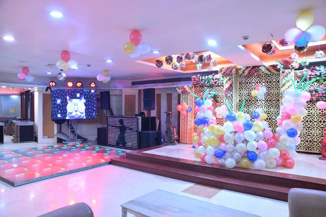 Lado Rani Banquet 1