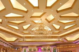 Red K Velvet Hotel by Kawatra, Ghaziabad 3