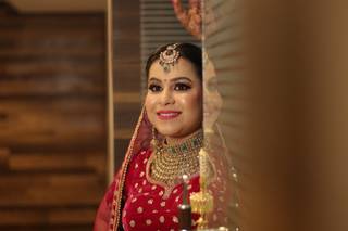 Kriti DS- The Makeup Artist 1