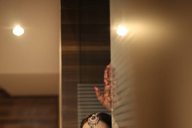 Kriti DS- The Makeup Artist 1