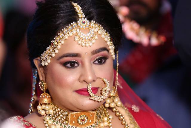 Aakriti Gandhi Makeup Artist 5