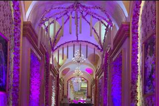 Red K Velvet Hotel by Kawatra, Ghaziabad 4