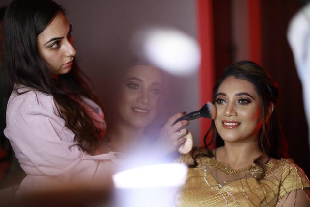 Get Glamourous With Chandani 5