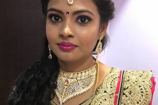 Aarthi Makeover Artistry - 7