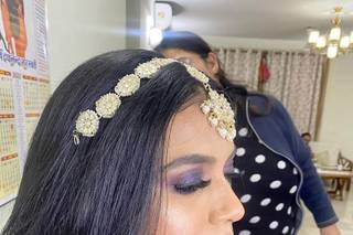 Go Glam Makeup Studio 3