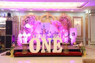 Red K Velvet Hotel by Kawatra, Ghaziabad - 6