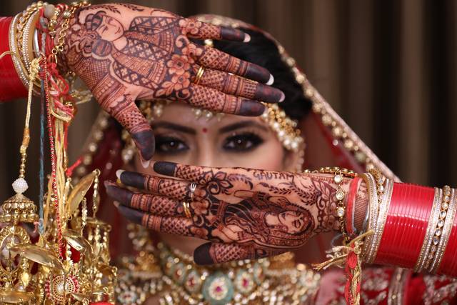 Aksha Shah - Mehendi Designer 3