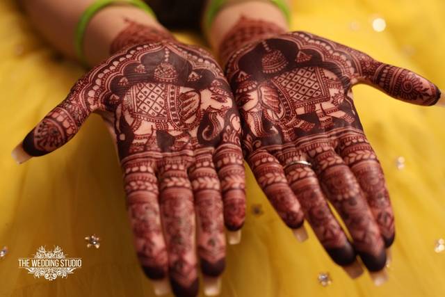 Glitzy Saga By Himanshi Saini 1