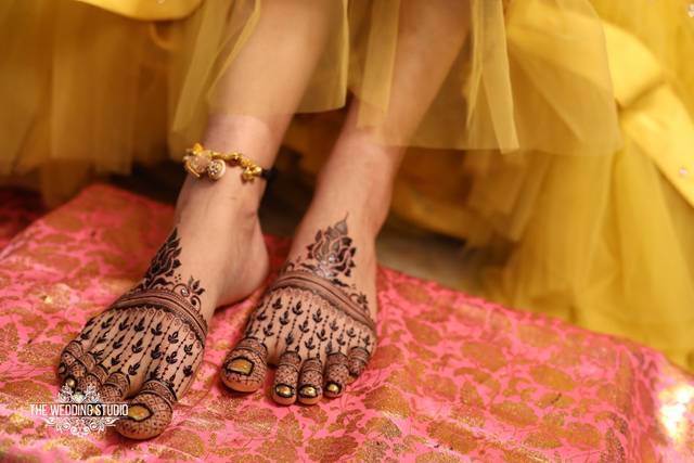 Glitzy Saga By Himanshi Saini 2