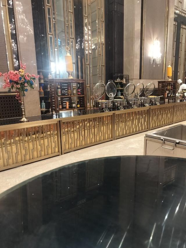 Red Carpet Grand - 3