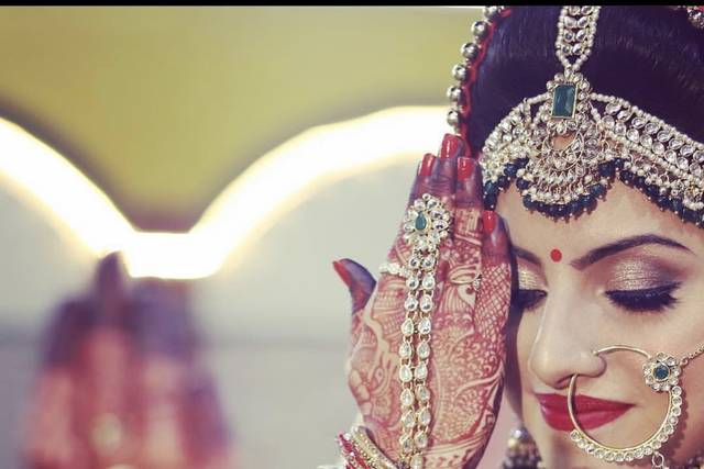 Preeti Shekhawat Makeup Artist and Hair Stylist 3