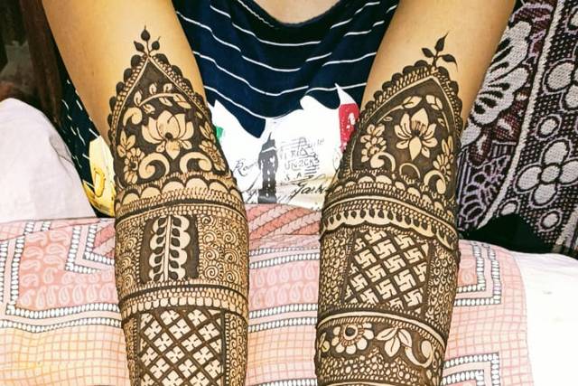Santosh Mehendi Artist 1