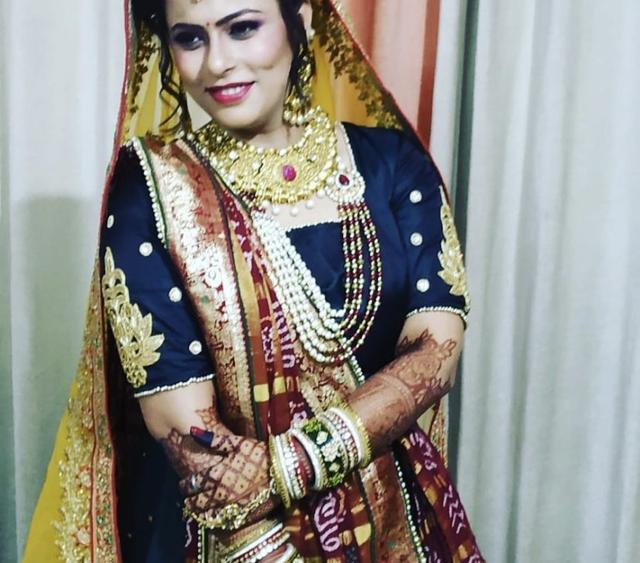 Nisha Padhiyar Make up Artist - 4