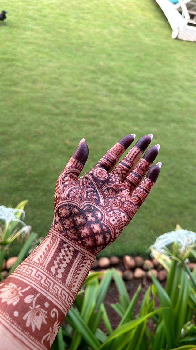 Nazia Mehendi Artist - 2