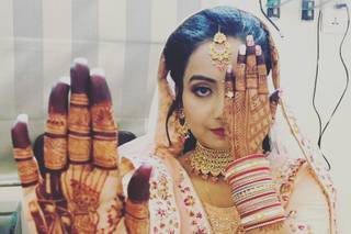 Smita Makeup Artist, Hazratganj - 4