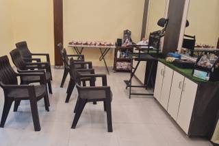 Vinitha Beauty Parlour - 7