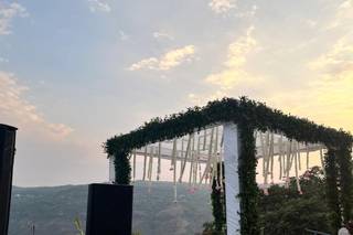 Mountain Breeze Resort - 8