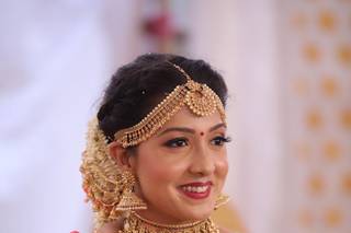 Beauty Strokes by Rashi - 5