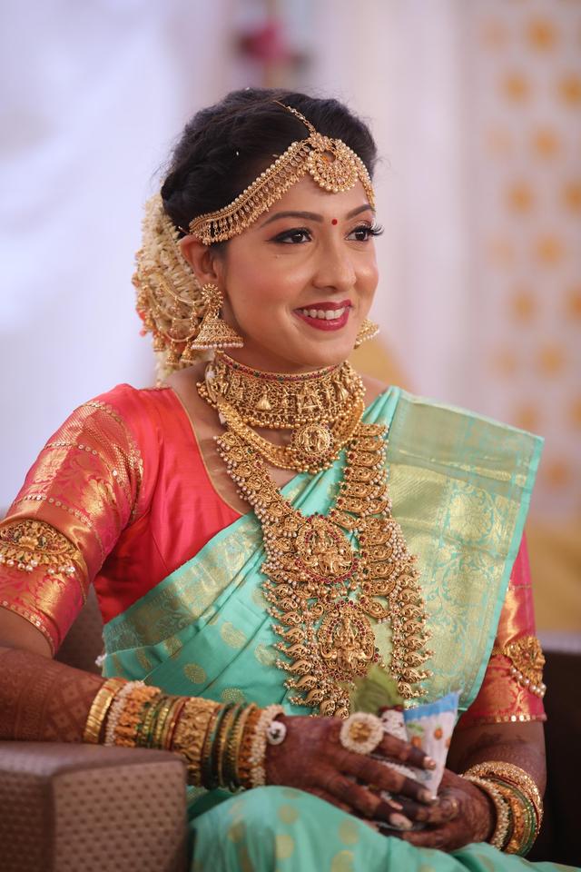 Beauty Strokes by Rashi - 1