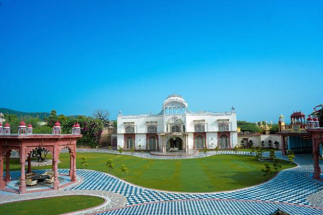 Lohagarh Fort Resort - 2