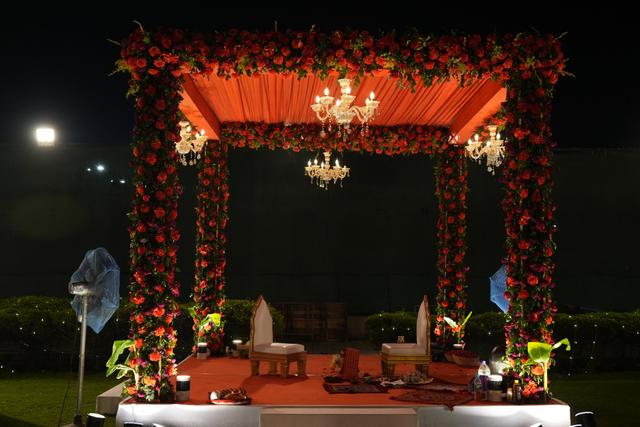 Palms Kitchen & Lawns, Holiday Inn Express Kolkata Airport - 1