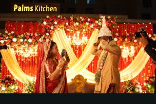 Palms Kitchen & Lawns, Holiday Inn Express Kolkata Airport - 6